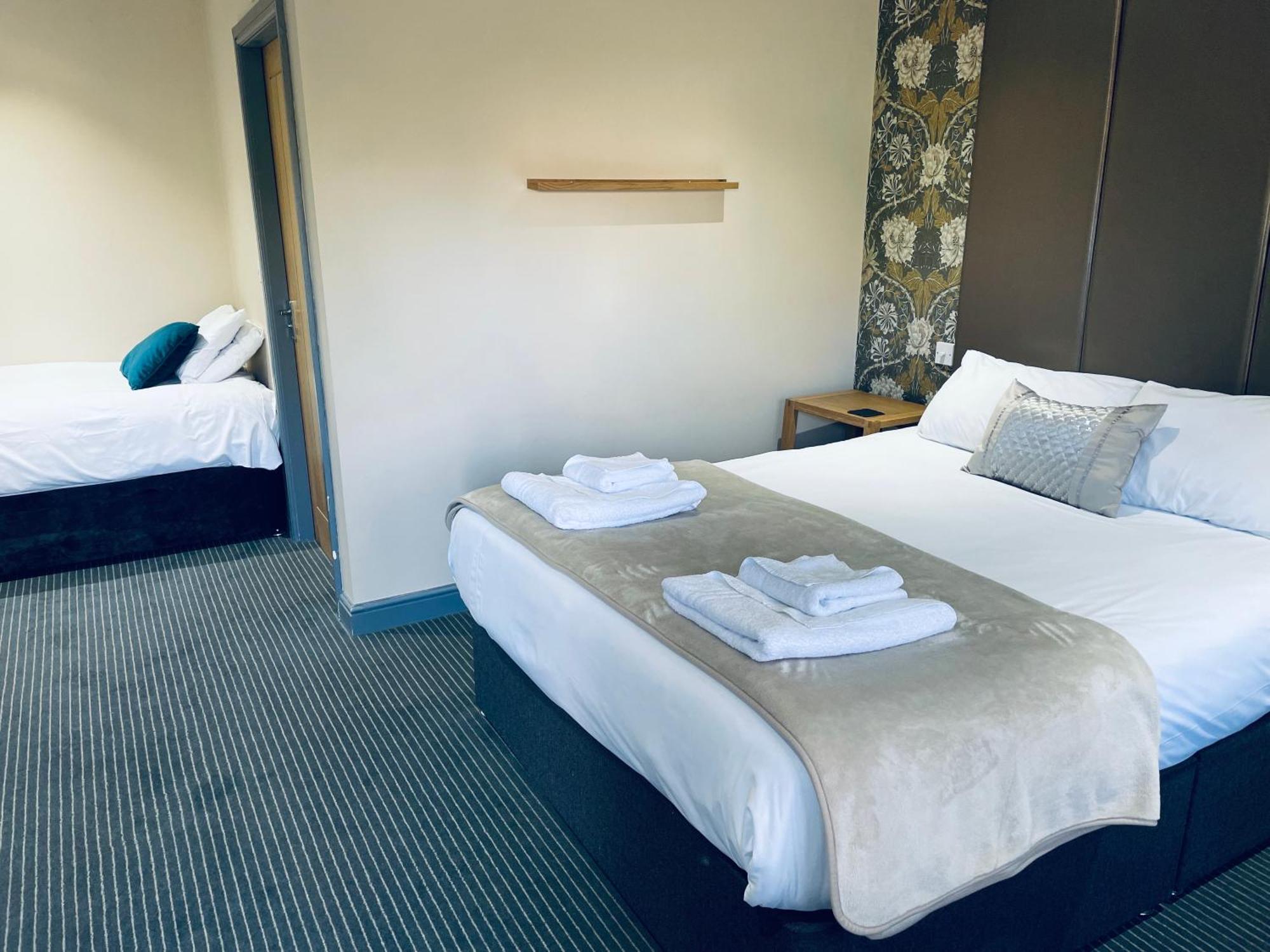 The New Hobbit Hotel Rooms Halifax Room photo