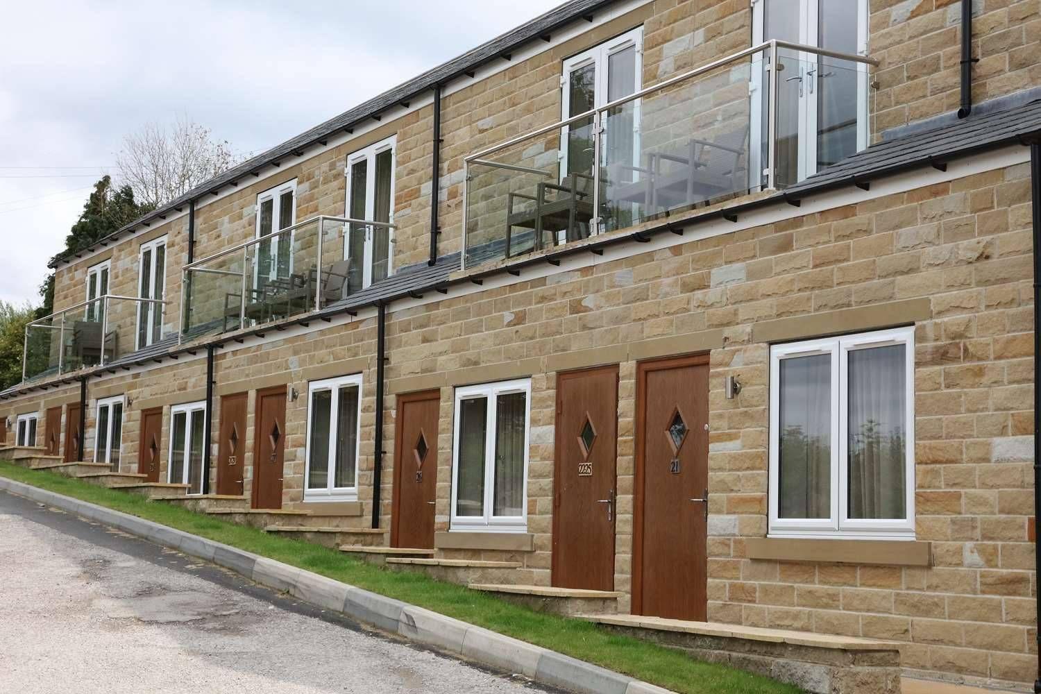 The New Hobbit Hotel Rooms Halifax Exterior photo